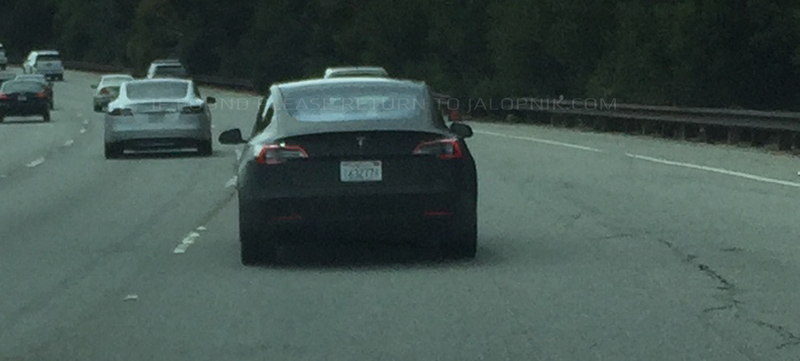 Illustration for article titled This Tesla Model 3 Prototype Spied On The Road Looks Spectacularly Good